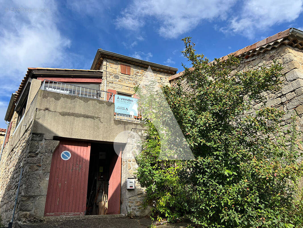Maison à AILHON