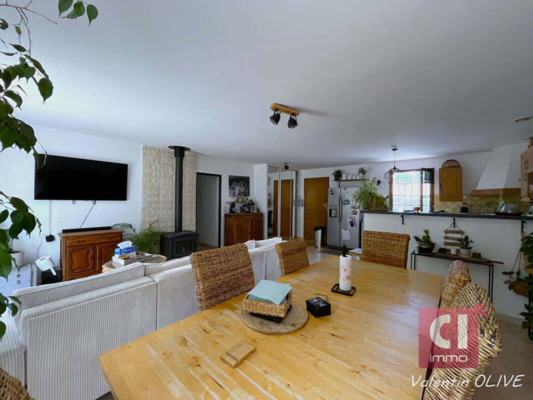 Maison plain-pied Type 7 de 135m² à Mazaugues - photo 5