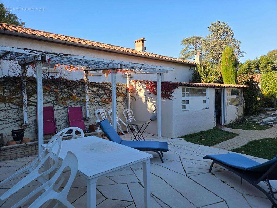 Maison à MONTELIMAR