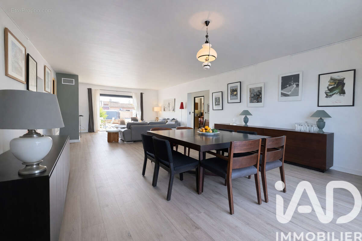 Maison 280 m² à Pollestres  - photo 3
