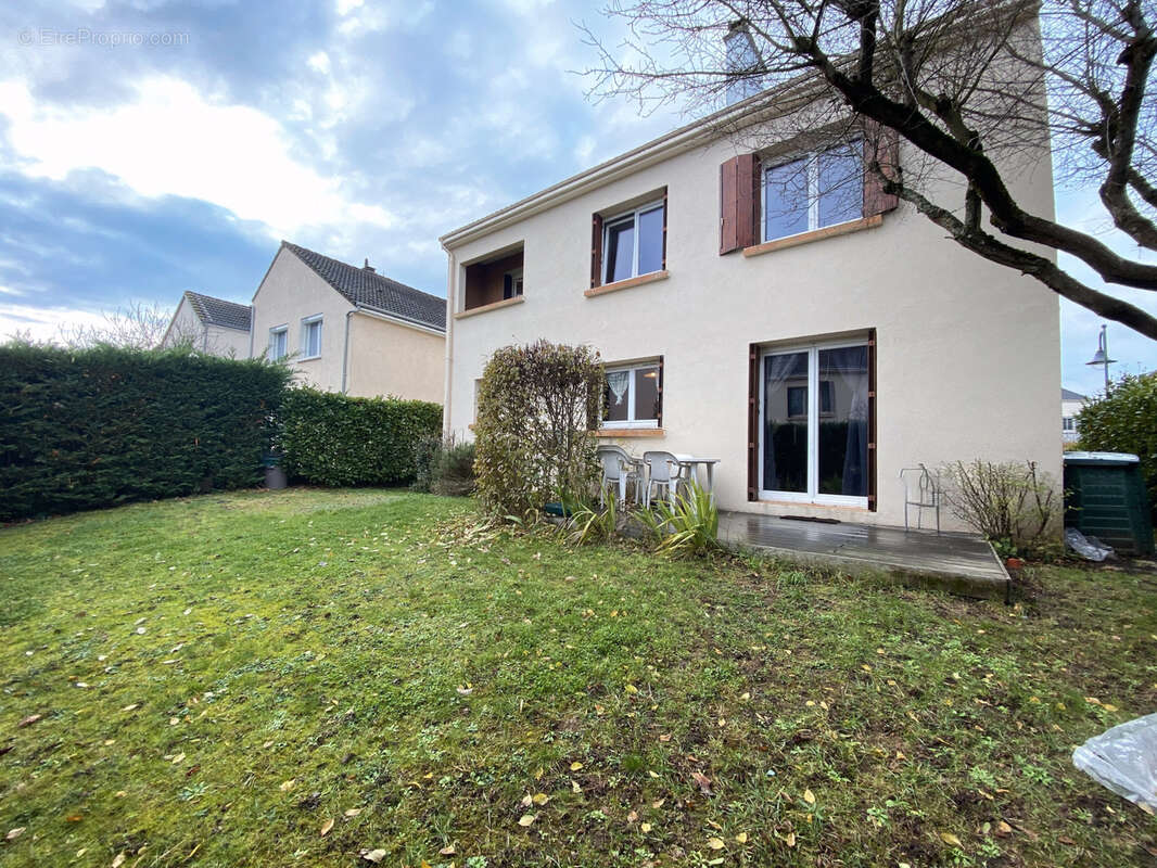 Maison à VILLIERS-SUR-ORGE