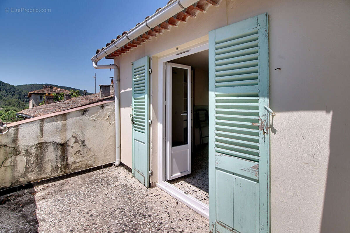 Maison à ENTRECASTEAUX