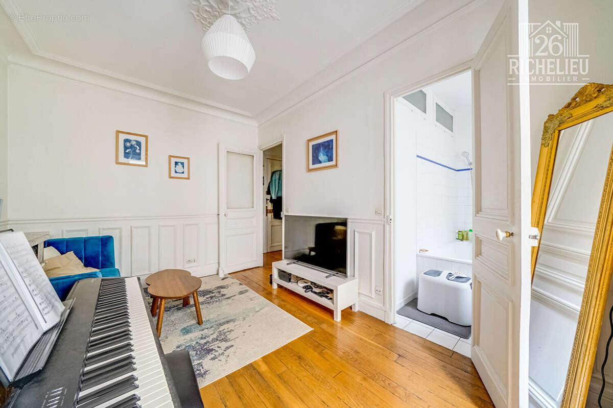 Appartement Paris 2 pièces 37 m2 - photo 2