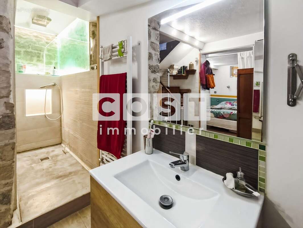 Maison à COURBEVOIE