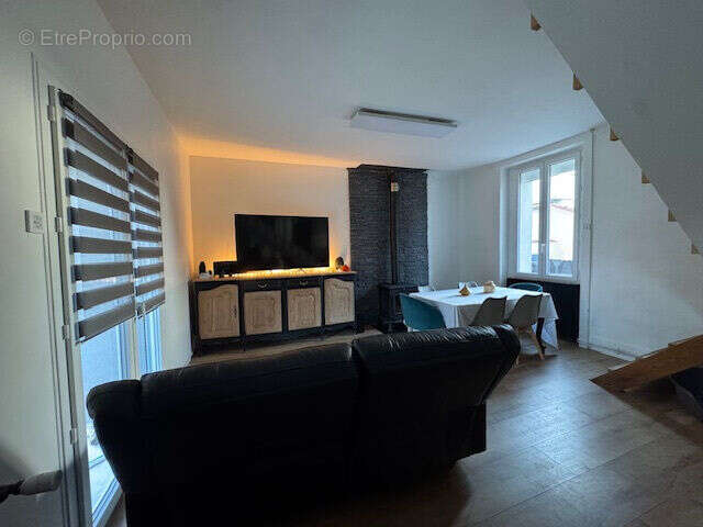 Photo 2 - Maison à LE CHAMBON-FEUGEROLLES