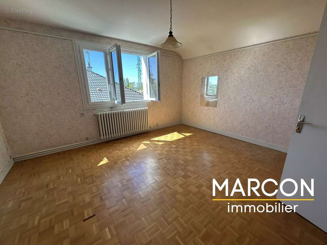 Maison à LA SOUTERRAINE