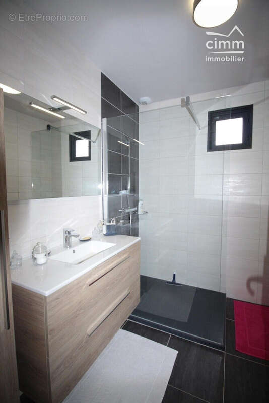 Maison à SAINT-SIMEON-DE-BRESSIEUX