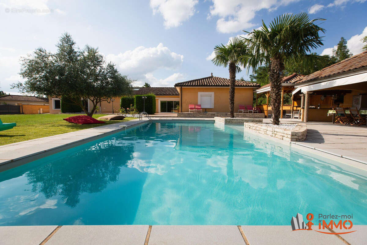 Maison à SAINTE-EUPHEMIE