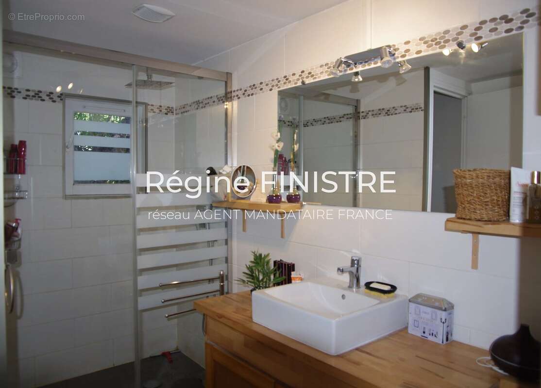 Maison à ROQUEBRUNE-SUR-ARGENS