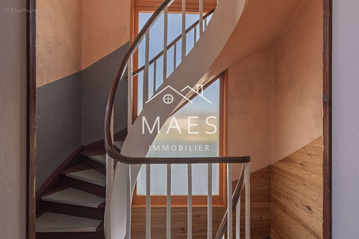 Loos - immeuble de rapport - 5 appartements - 3 garages - photo 9