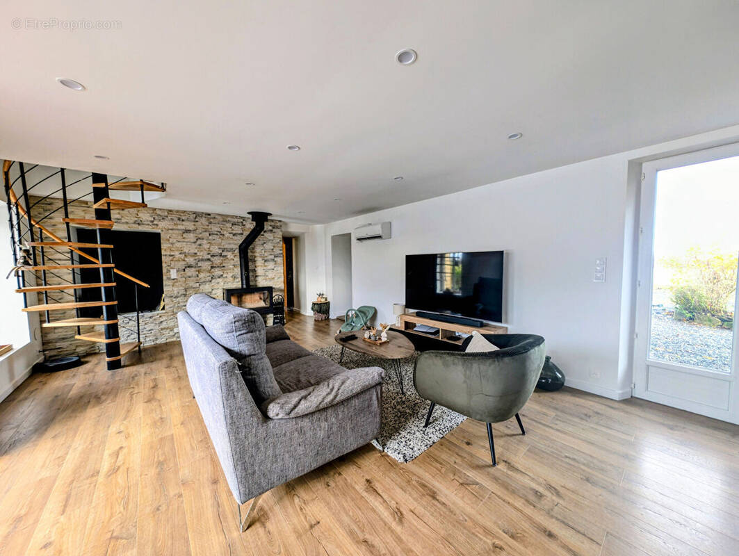 Maison à CAUMONT-L&#039;EVENTE