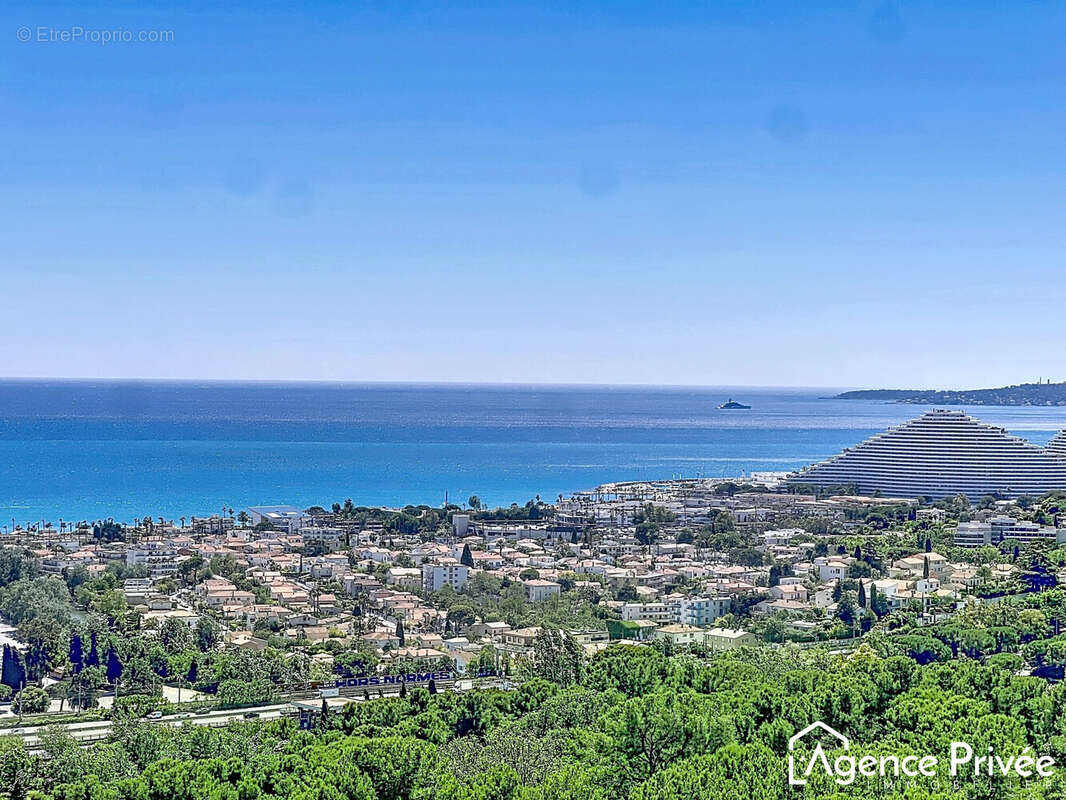 Vue solarium - Appartement à CAGNES-SUR-MER