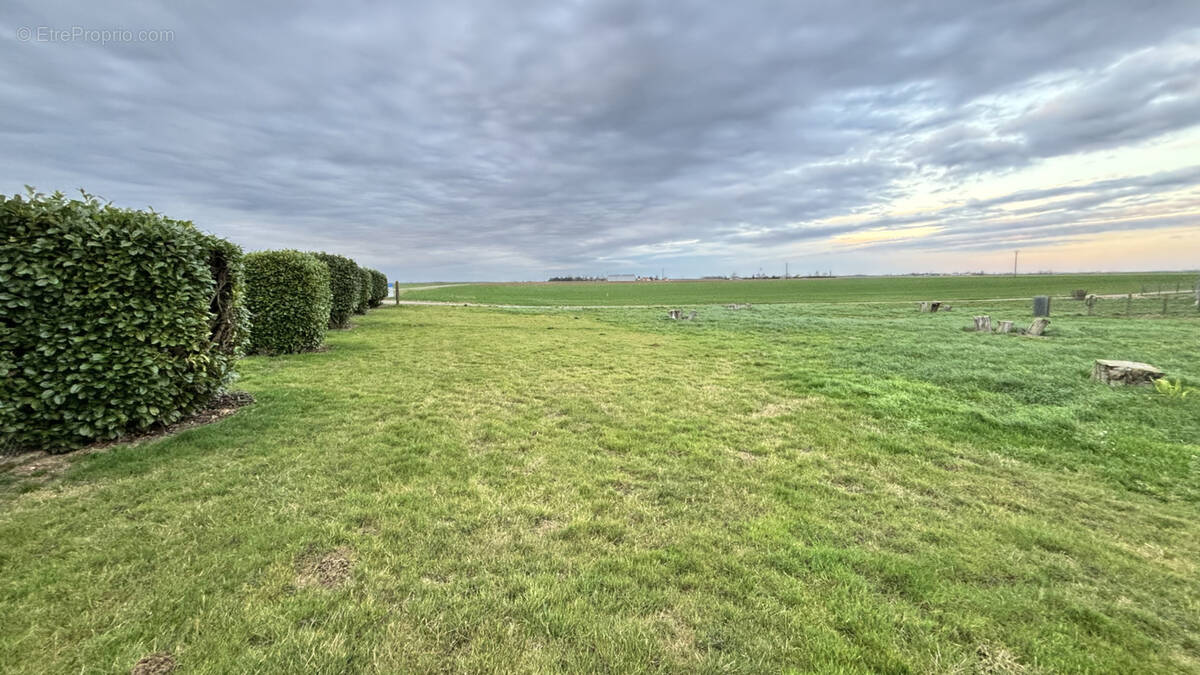 Terrain à VILLAMPUY