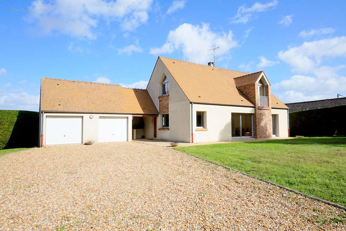 Maison à MEZIERES-SUR-SEINE