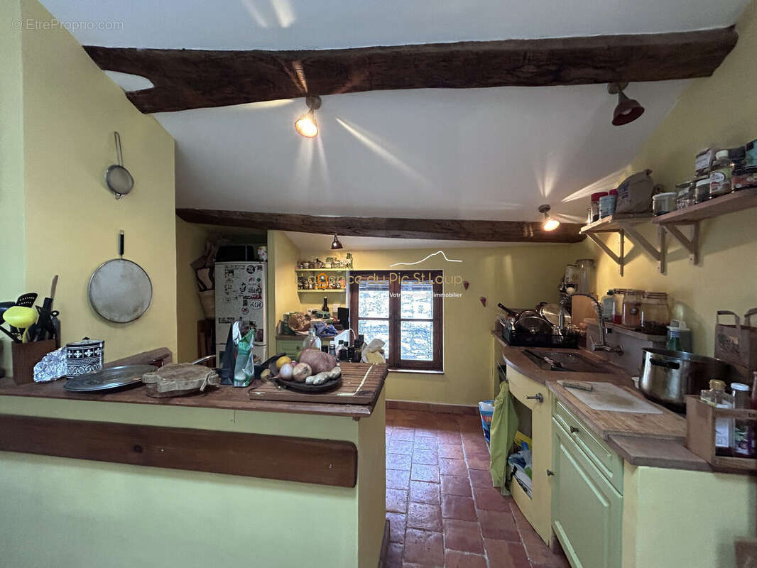 Maison à VIOLS-LE-FORT