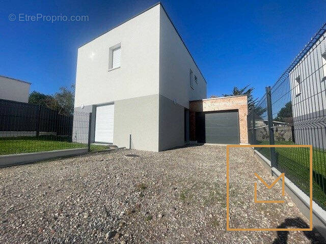 Maison à SAINT-AUBIN-D&#039;ARQUENAY