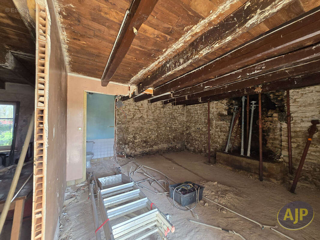 CRUGUEL Maison en pierre - photo 14