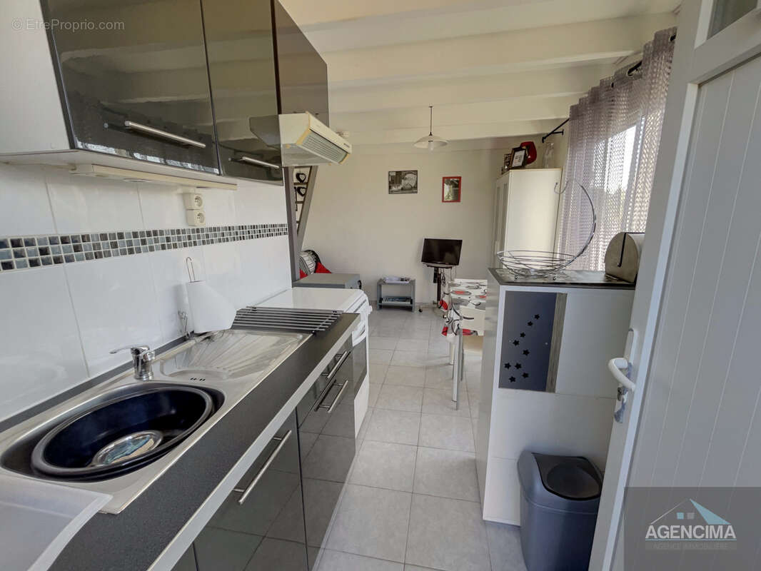 Petite villa avec un terrain de 2100m2 - photo 4