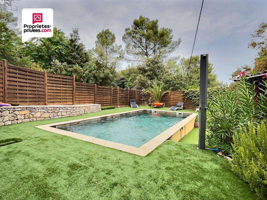 MAISON 205 m² -  2 Logements Piscine & 2 Garages - photo 2