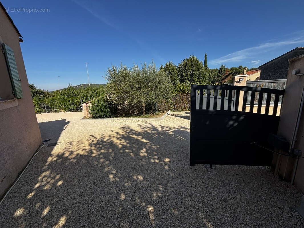 Maison à ENTRECHAUX