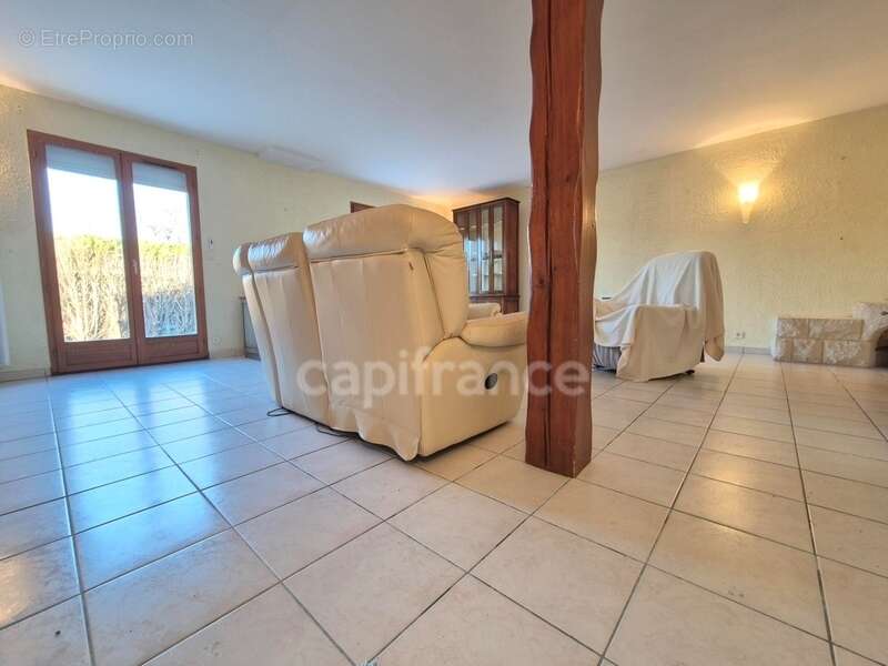 Maison à vendre 7 pièces SAINT GEORGES DE DIDONNE (17) - Grand Garage - Terrain de 945m² - photo 8