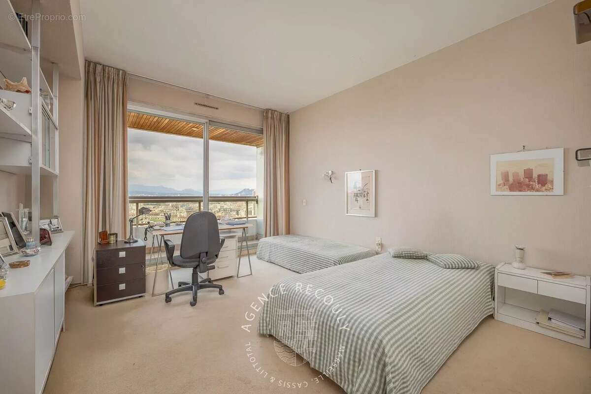 Appartement à MARSEILLE-8E