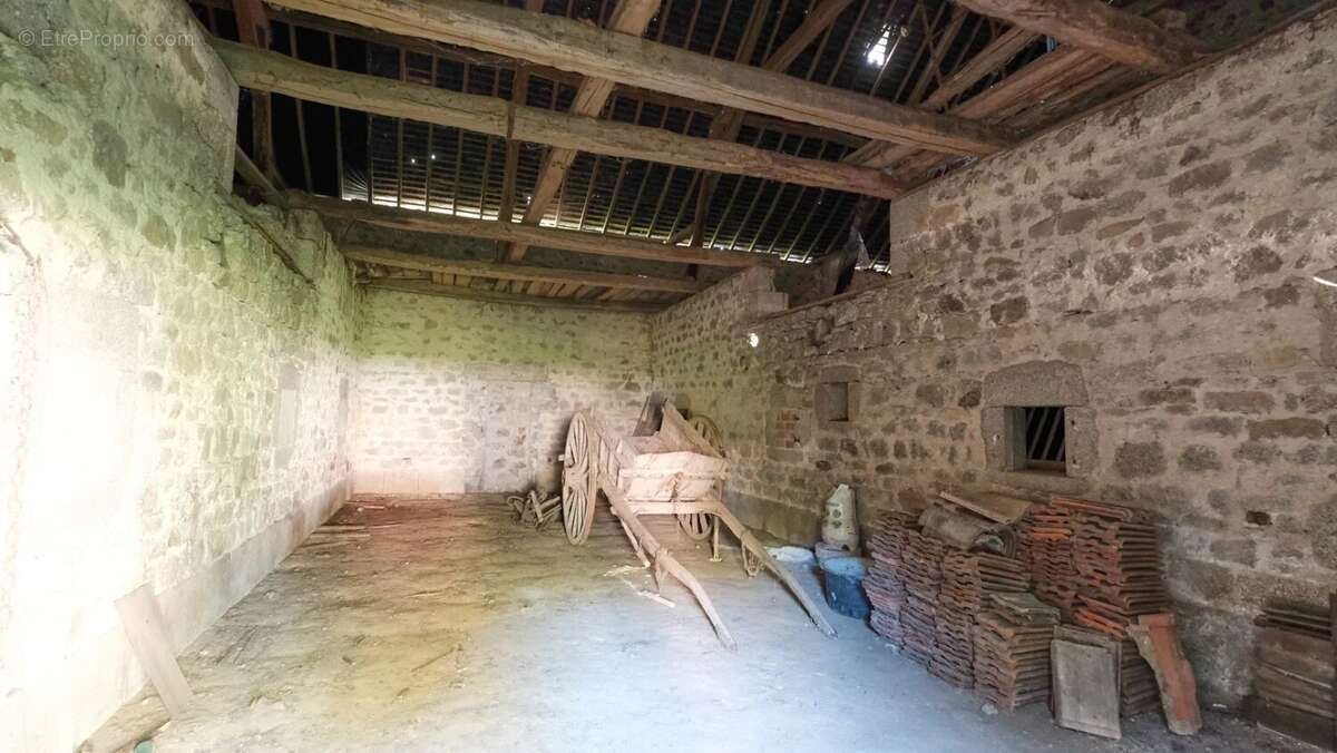 Maison à SAINT-MARTIN-DU-PUY