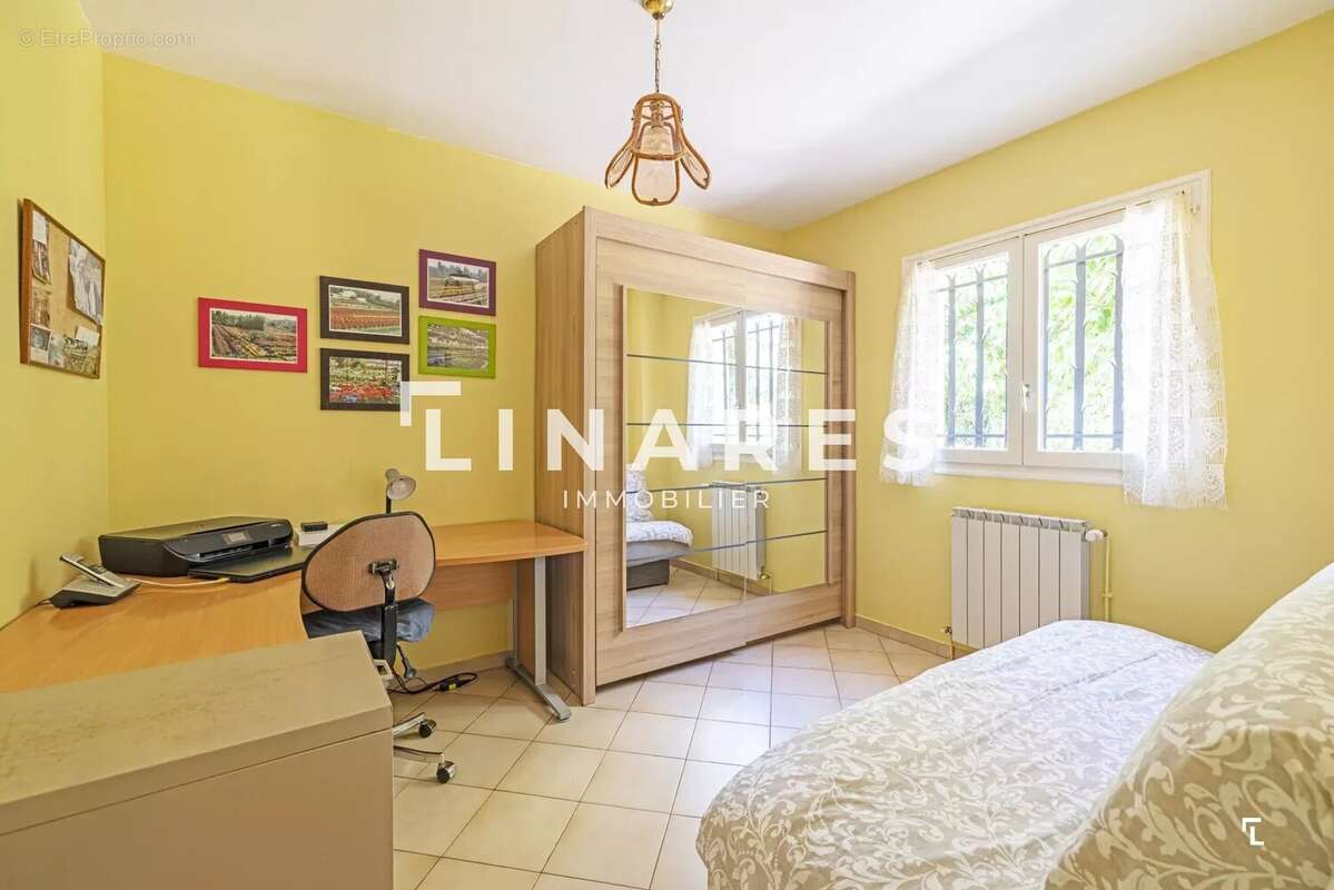 LA  FAMILIALE - Villa T5 de 125m² + Appartement de 46m² + Garage de 19m² -  Piscine - Parcelle 1500m² - 13013 Château Gombert - photo 13