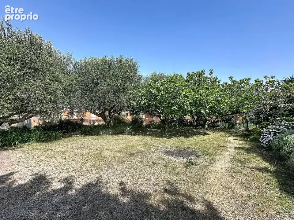 Terrain 443 m² à Roquebrune-Sur-Argens  - photo 4