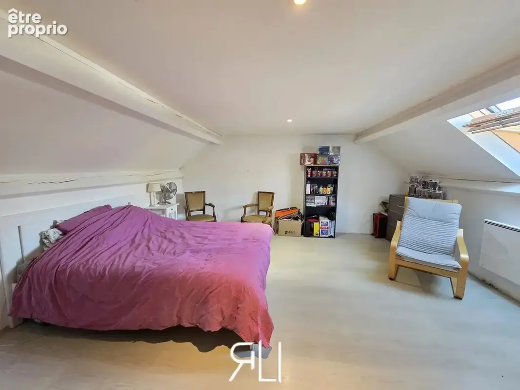 Grande maison, beaux volumes, charme de l'ancien - photo 10