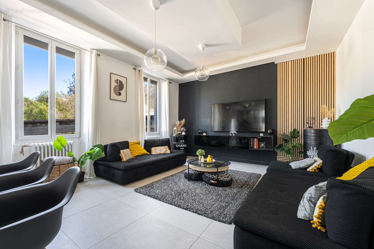 Appartement à MARSEILLE-11E