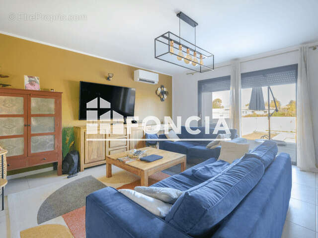 Maison à ENTRAIGUES-SUR-LA-SORGUE