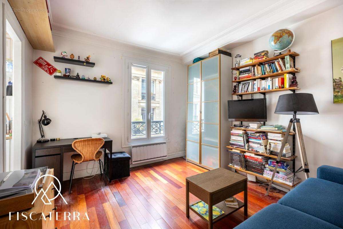 Appartement à PARIS-17E