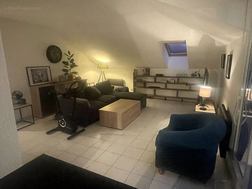 Appartement à GENESTON