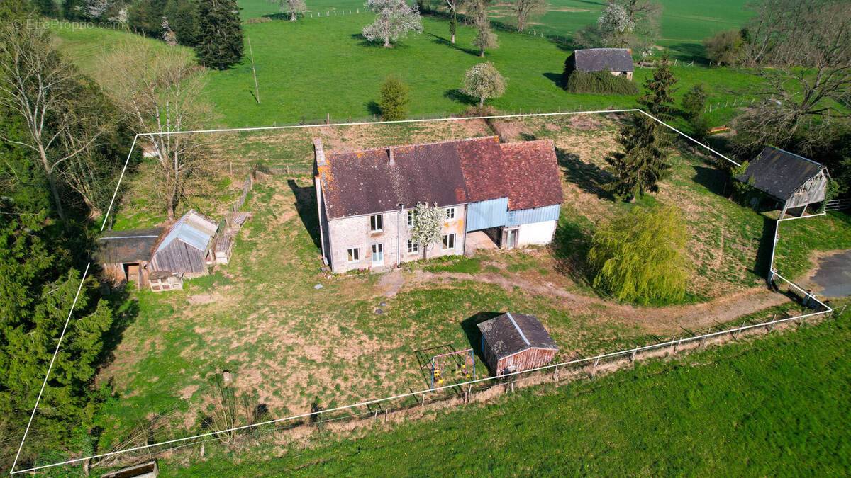 Maison à BELLOU-EN-HOULME