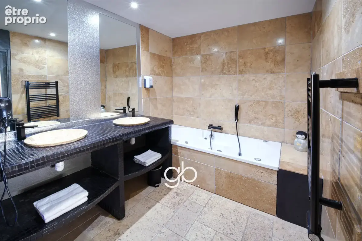 À vendre en exclusivité   propriété d’exception de 507 m2 avec espace bien-être et maison d’hôtes -  agde (34300) - photo 9