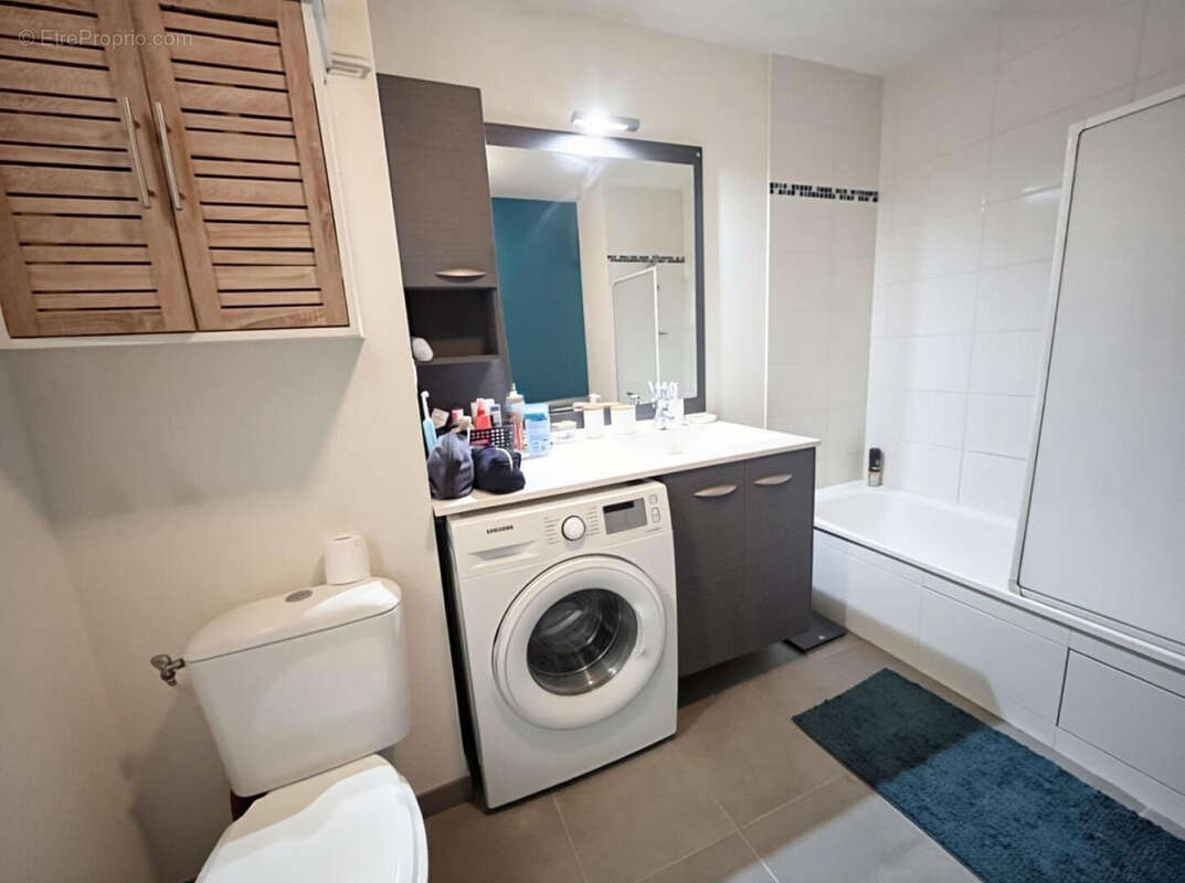 Appartement à MEYZIEU