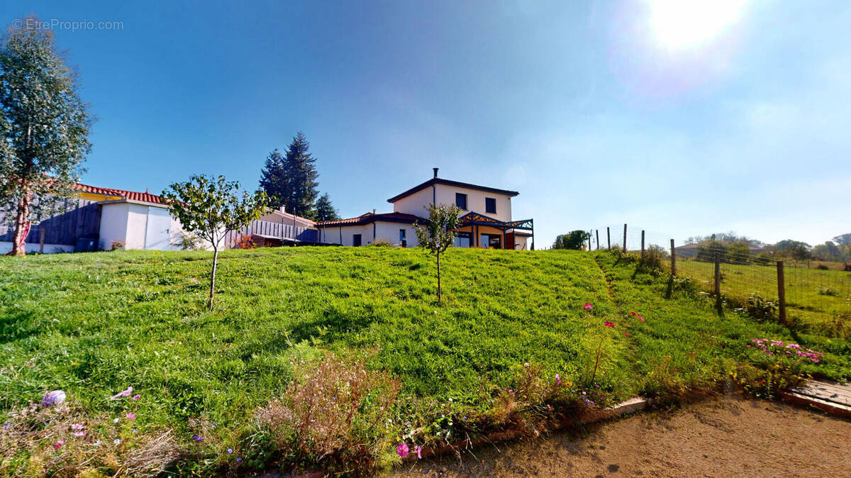 Maison à SAINT-MARTIN-EN-HAUT