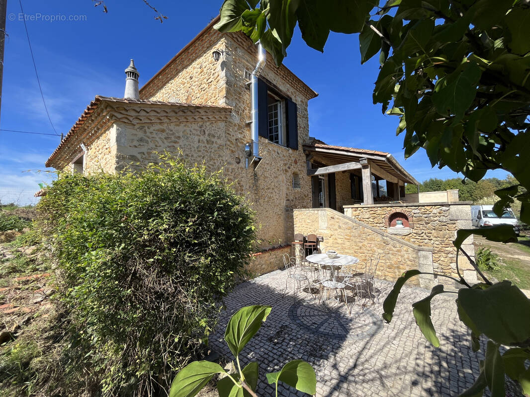 Maison à DOUVILLE