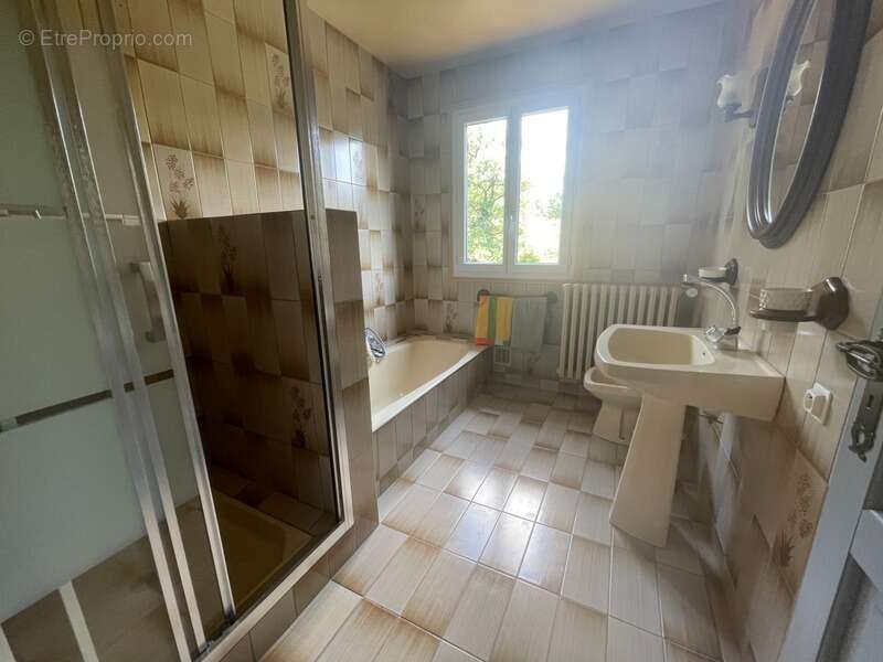 Maison individuelle 4 chambres avec bassin d'agrément et 1 hectare de terrain - photo 24