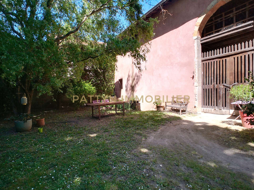 Appartement à NEUVILLE-SUR-SAONE