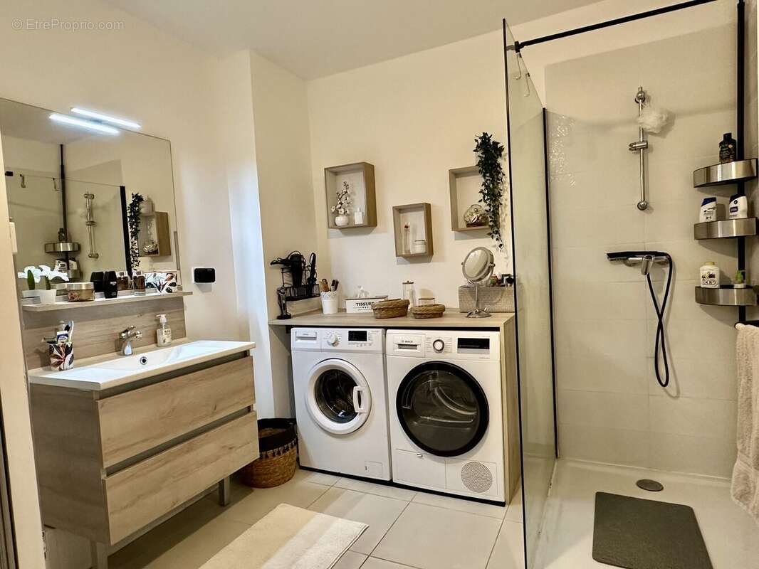 Appartement à SAINT-CYR-SUR-MER