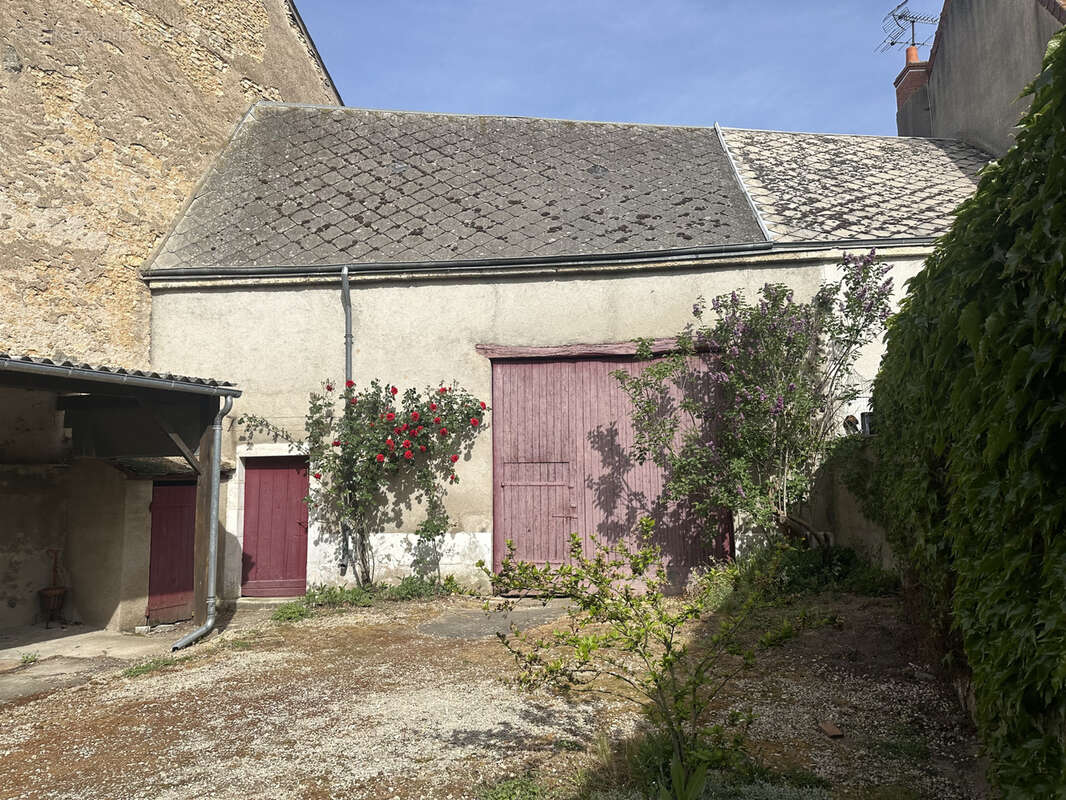 Maison à LIGNIERES