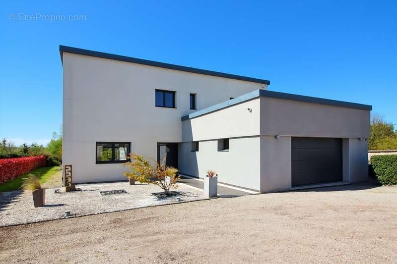 Maison à SAINT-MARTIN-DE-BOSCHERVILLE