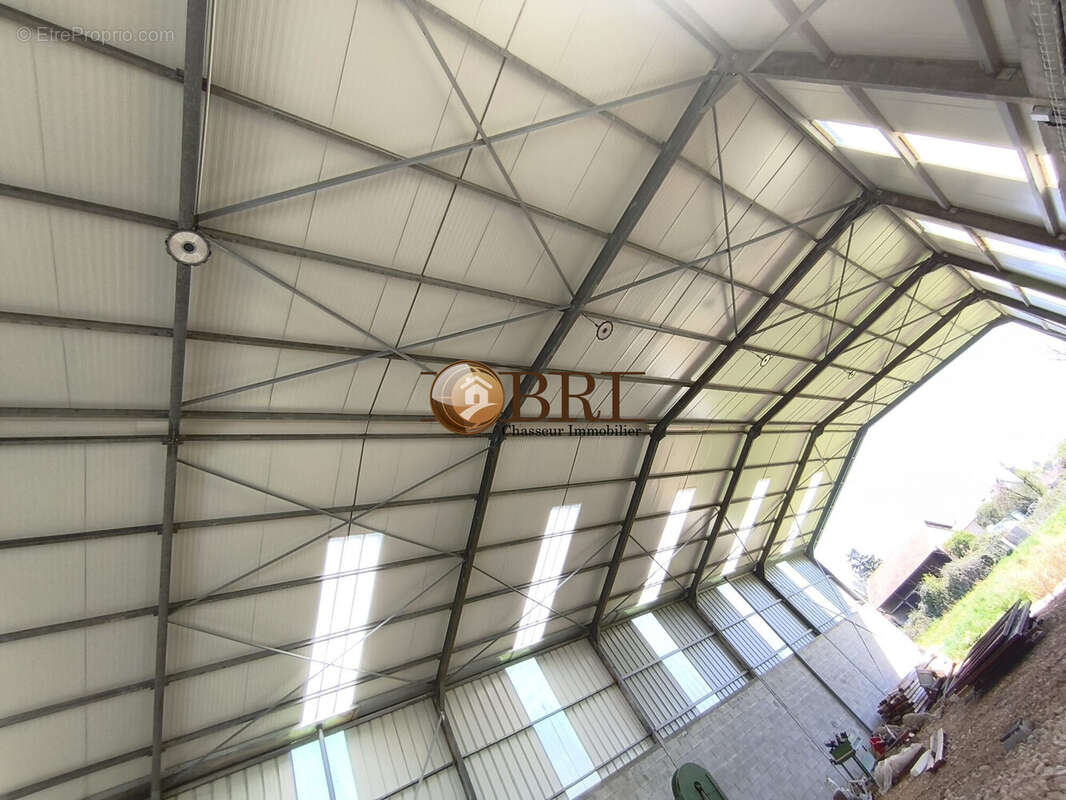 Commerce à LA FRETTE