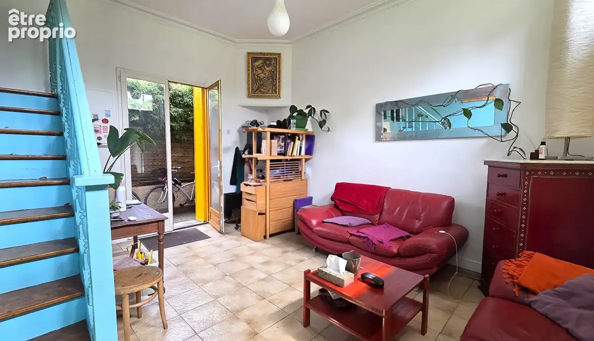 Maison bourgeoise en briques avec tourelle  Fort potentiel - photo 12