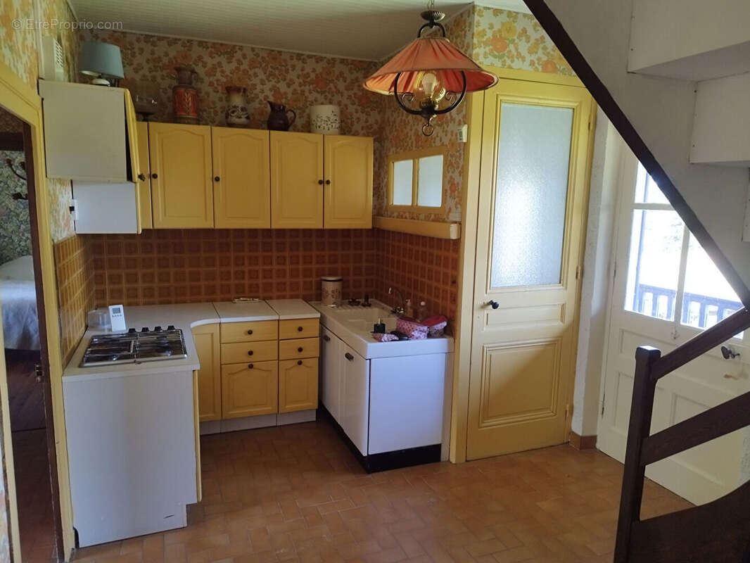 Maison 180 m² à Villieu-Loyes-Mollon  - photo 10