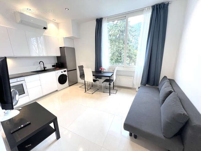 Appartement à EZE