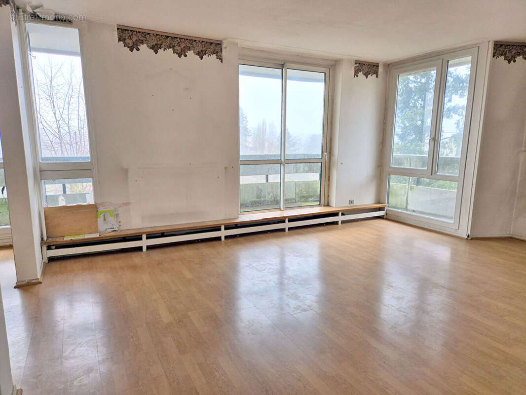 Appartement à ELANCOURT