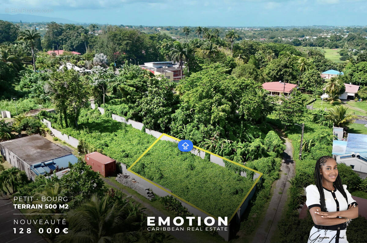 Terrain à PETIT-BOURG